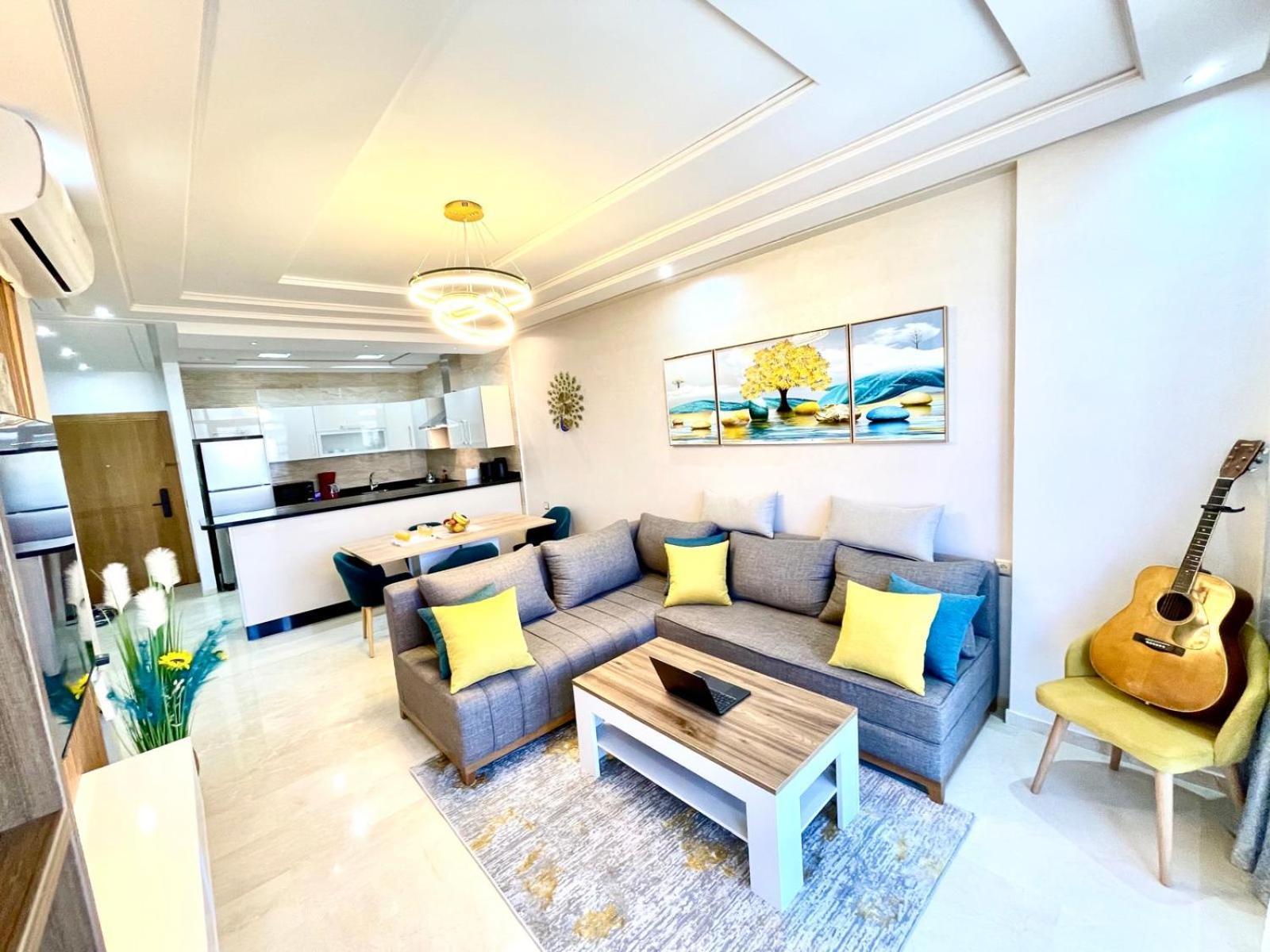 Modern Elegance With Sea Views In Central Tangier - Steps To Beach, Train And Attractions! Esterno foto