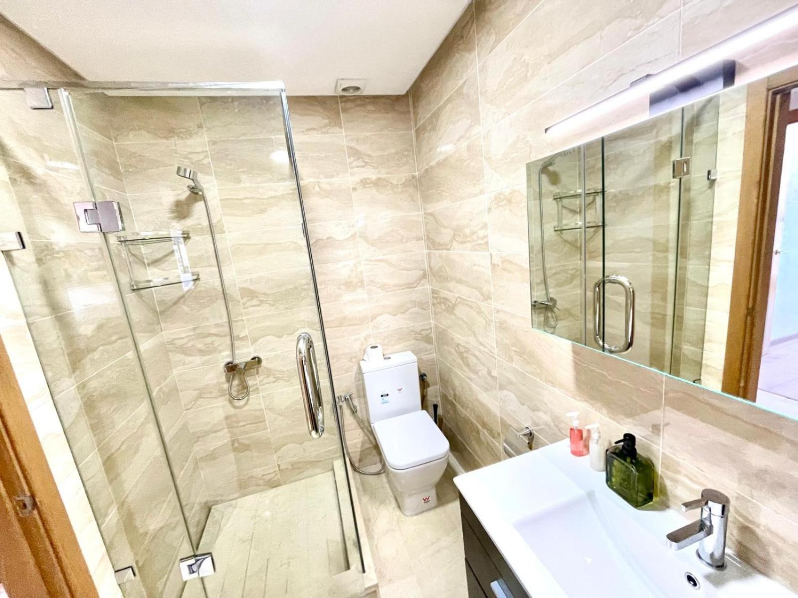 Modern Elegance With Sea Views In Central Tangier - Steps To Beach, Train And Attractions! Esterno foto