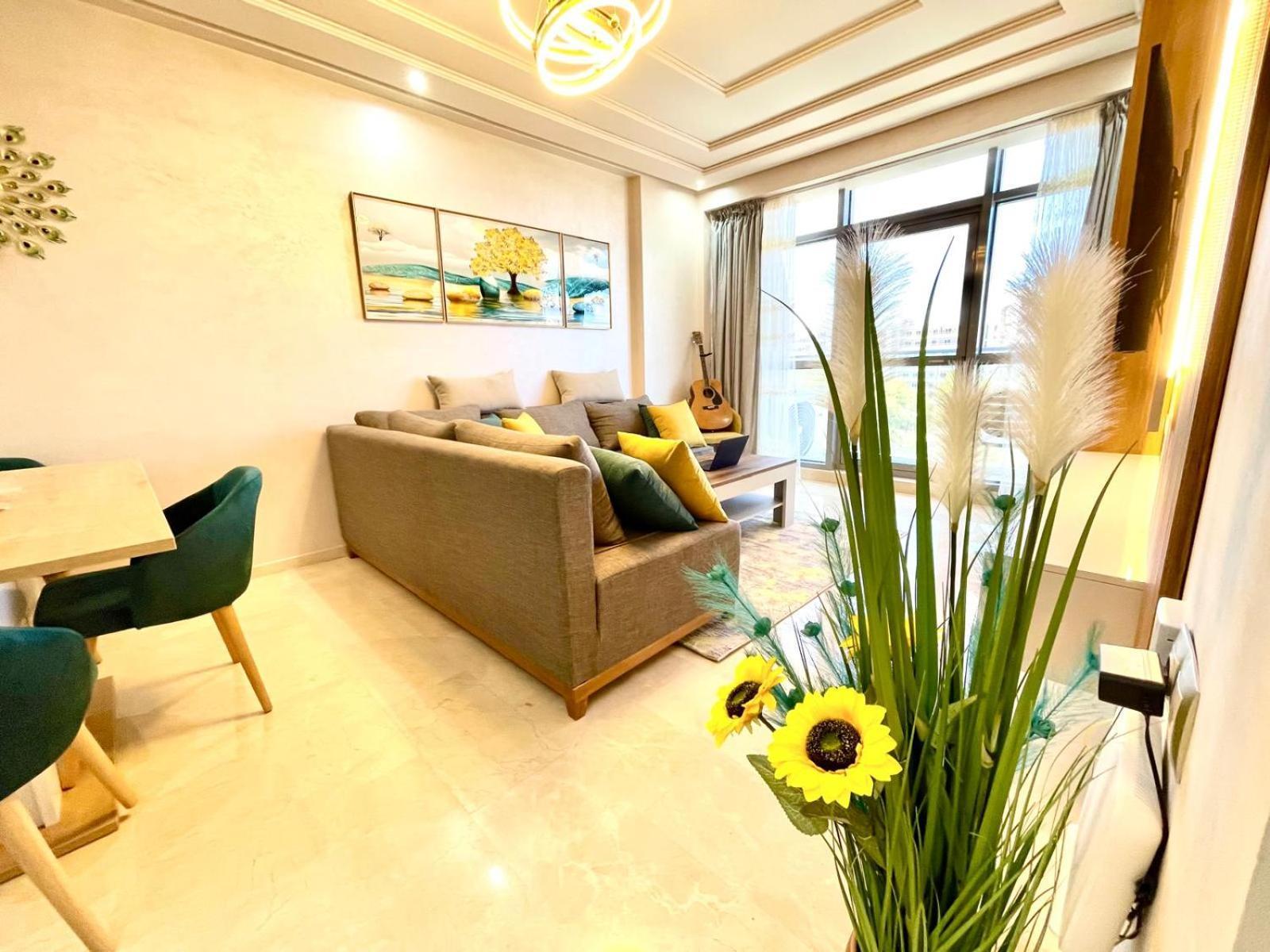 Modern Elegance With Sea Views In Central Tangier - Steps To Beach, Train And Attractions! Esterno foto